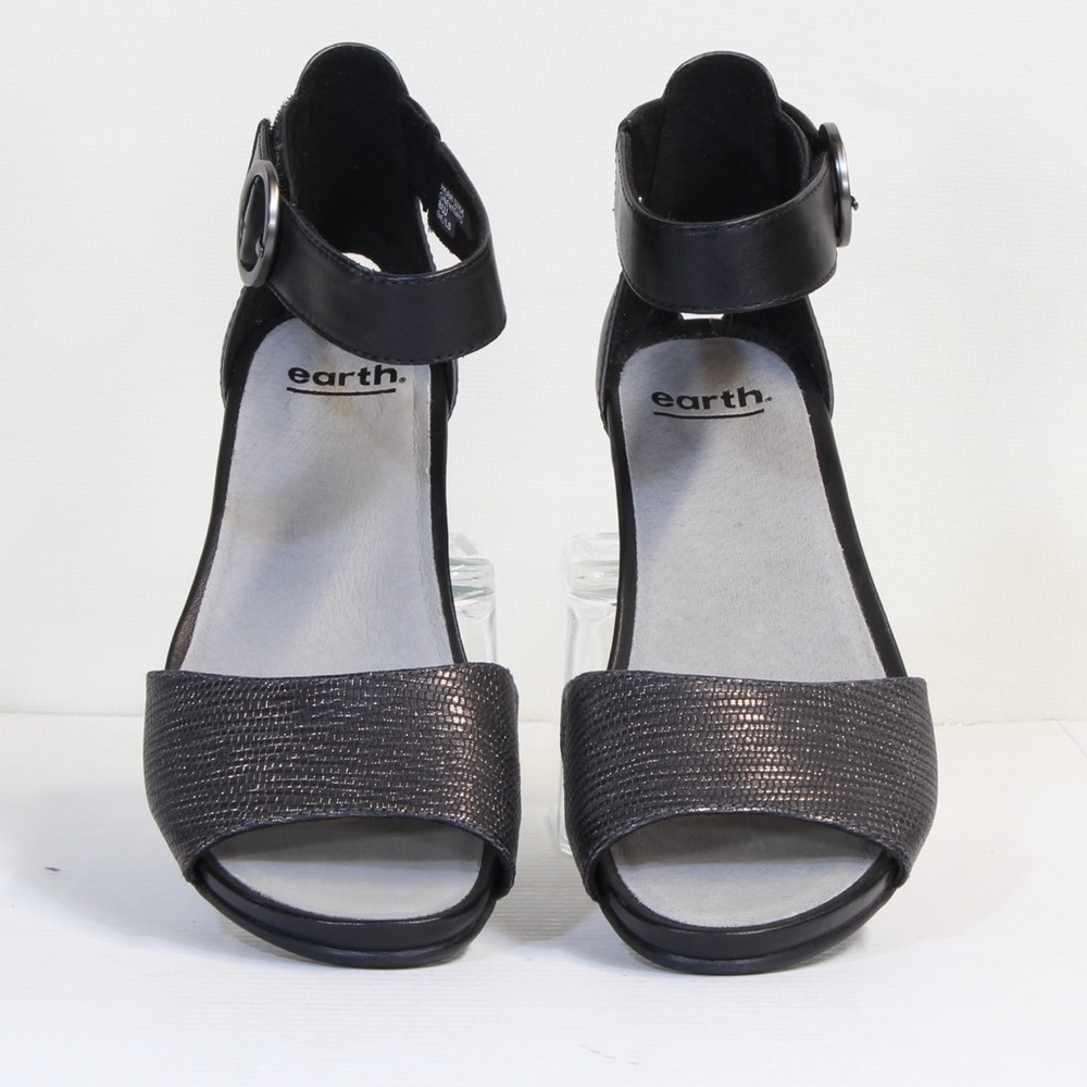 Earth Hera Wide Womens Sandal Grey Textured Leather NWOB